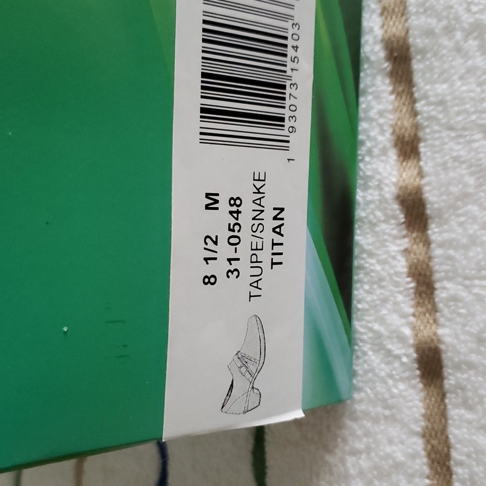 Shoes - Picture 4 of 4